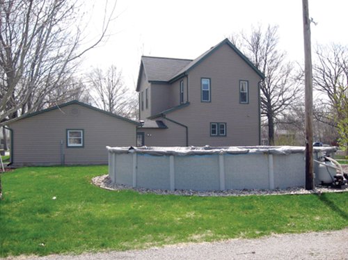 Property photo 14 - 5 Bedroom Country Home, Barn & Workshop on 3.6 Acres